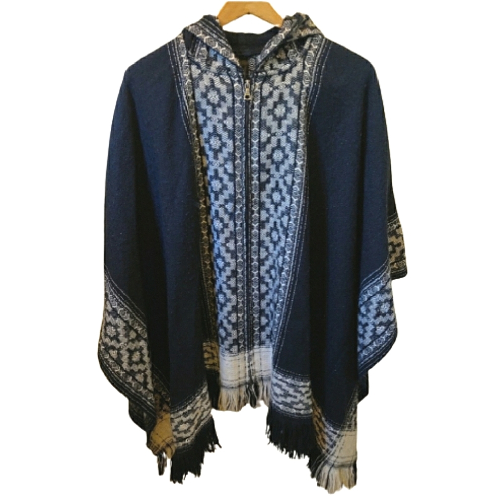 Elan Blue and White Patterned Cape